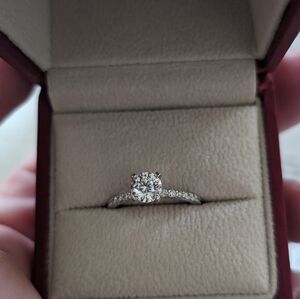 1 ct diamond and white gold engagement ring